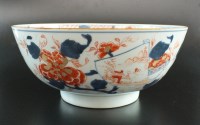 Lot 35 - A Chinese Imari bowl, Qing Dynasty, late 18th/...