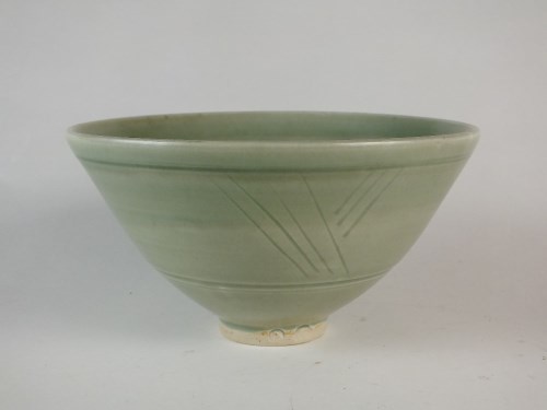 Lot 57 - Geoffrey Whiting for Avoncroft Pottery...