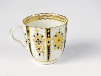 Lot 26 - A Caughley coffee cup, circa 1785-90,...