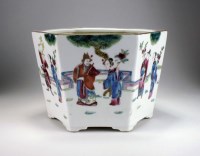 Lot 85 - A Chinese famille rose jardiniere, Republic...