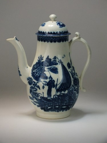 Lot 32 - A Caughley coffee pot and cover, circa 1785-90,...