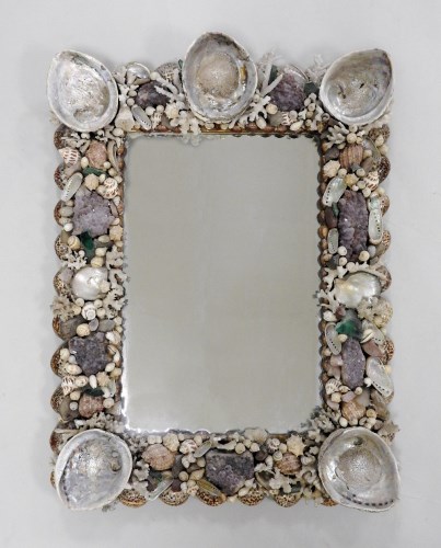 Lot 119 - A 20th century shell, rock crystal, malachite...