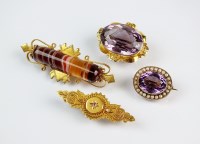 Lot 206 - A 15ct gold diamond set mourning bar brooch,...