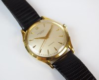 Lot 316 - A Gentleman's 18ct gold Universal Geneve...