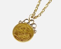 Lot 166 - A 1913 half sovereign pendant, with attached...