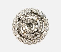 Lot 232 - A 19th century circular diamond cluster brooch,...