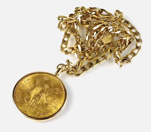 Lot 235 - A 50 Pesos Oro Puro 1821-1947 coin pendant,...