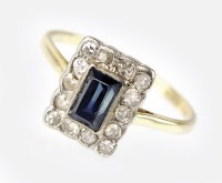 Lot 267 - An Art Deco sapphire and diamond cluster ring,...