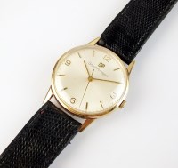 Lot 361 - A Gentleman's 9ct gold Girard-Perregaux...