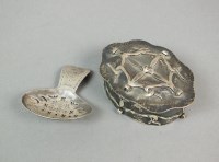 Lot 15 - An Arts and Crafts silver trinket box, Smith...