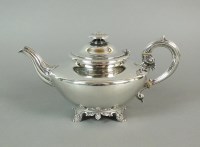 Lot 39 - A William IV silver teapot, Barnard Brothers,...