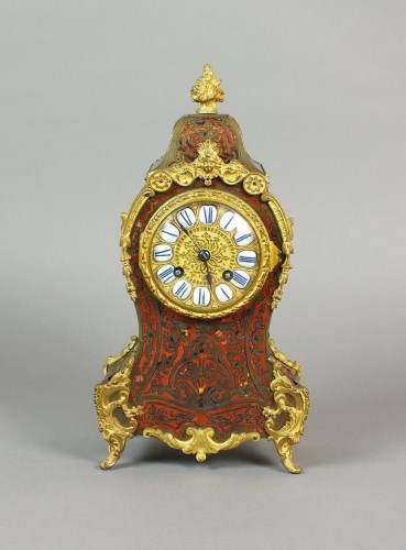 Lot 539 - A Louis XV style scarlet boulle mantel clock,...