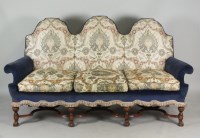 Lot 585 - A William and Mary style three piece lounge...