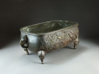 Lot 31 - A Chinese bronze jardiniere, 19th Century, of...