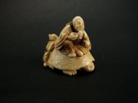 Lot 267 - A Japanese ivory netsuke, Meiji/Taisho era,...