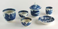 Lot 10 - A group of blue and white Caughley porcelain,...