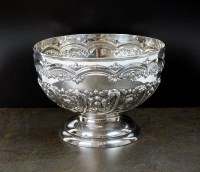 Lot 28 - An Edwardian silver pedestal bowl, George...