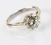 Lot 231 - An 18ct white gold single stone diamond ring,...