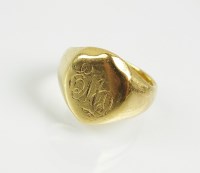 Lot 173 - An 18ct gold signet ring, with engraved...