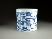 Lot 19 - A Chinese blue and white brush pot, 20th...