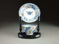 Lot 48 - A Chinese blue and white famille verte teabowl...