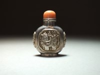 Lot 153 - A silver snuff bottle, 19th Century, of...