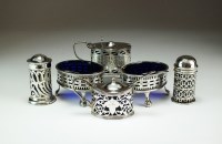Lot 26 - A pair of Edwardian oval silver salts, William...