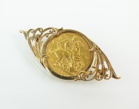 Lot 129 - A sovereign set brooch, dated 1903, within 9ct...