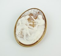 Lot 142 - An oval shell cameo brooch, depicting a...