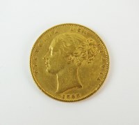 Lot 575 - A Victoria young head shield back sovereign,...