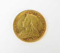 Lot 597 - A Victorian old head sovereign, dated 1895