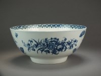 Lot 21 - A Caughley punch bowl transfer-printed with...