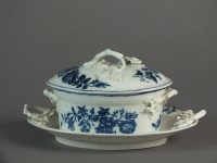 Lot 49 - A Caughley oval butter dish, cover and stand...
