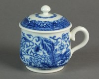 Lot 85 - A Caughley custard cup and cover...