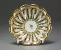 Lot 89 - A Caughley circular bon-bon dish, circa...