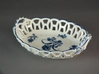 Lot 117 - A Caughley oval basket transfer-printed in the...