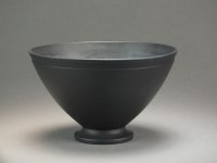 Lot 466 - A Wedgwood black basalt bowl designed by Keith...