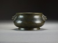 Lot 602 - A Chinese bronze censer, six-character Xuande...