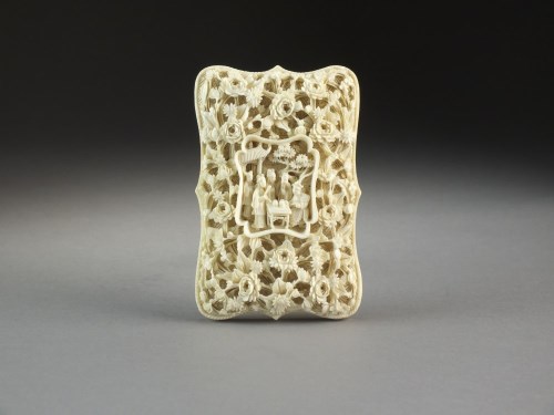 Lot 631 - A Chinese Canton carved ivory card case,...