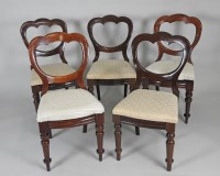 Lot 904 - A matched set of ten Victorian mahogany dining...