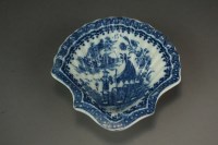 Lot 28 - A Caughley scallop form dish transfer-printed...