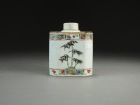 Lot 127 - A Chinese famille verte tea caddy, 18th...