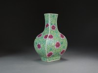 Lot 131 - A Chinese famille rose vase, 19th Century, of...