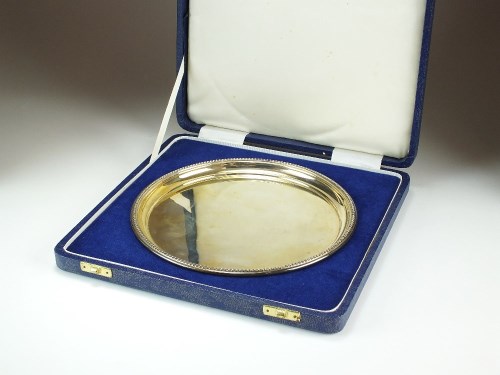Lot 47 - A cased silver waiter, Barker Ellis Silver Co,...