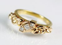 Lot 238 - An 18ct Clogau gold and diamond ring, limited...