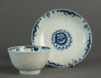 Lot 54 - A Caughley tea bowl and saucer...