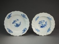 Lot 89 - A Caughley porcelain soup plate painted décor...