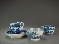 Lot 100 - A Caughley teacup transfer-printed in the...