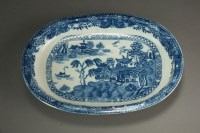 Lot 112 - A Caughley oval baking dish transfer-printed...