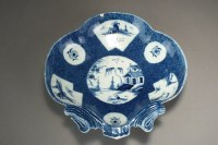 Lot 173 - A Caughley powder blue shell dessert dish...